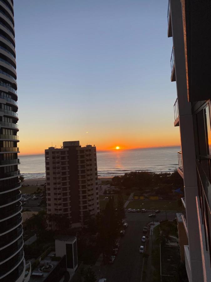 Koko Luxury Apartment In Broadbeach Гоулд Коуст Екстериор снимка