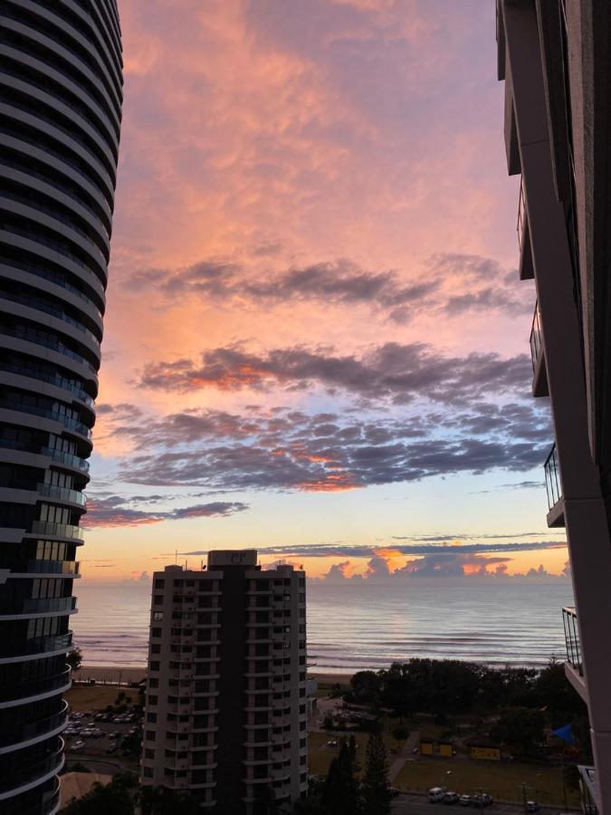 Koko Luxury Apartment In Broadbeach Гоулд Коуст Екстериор снимка